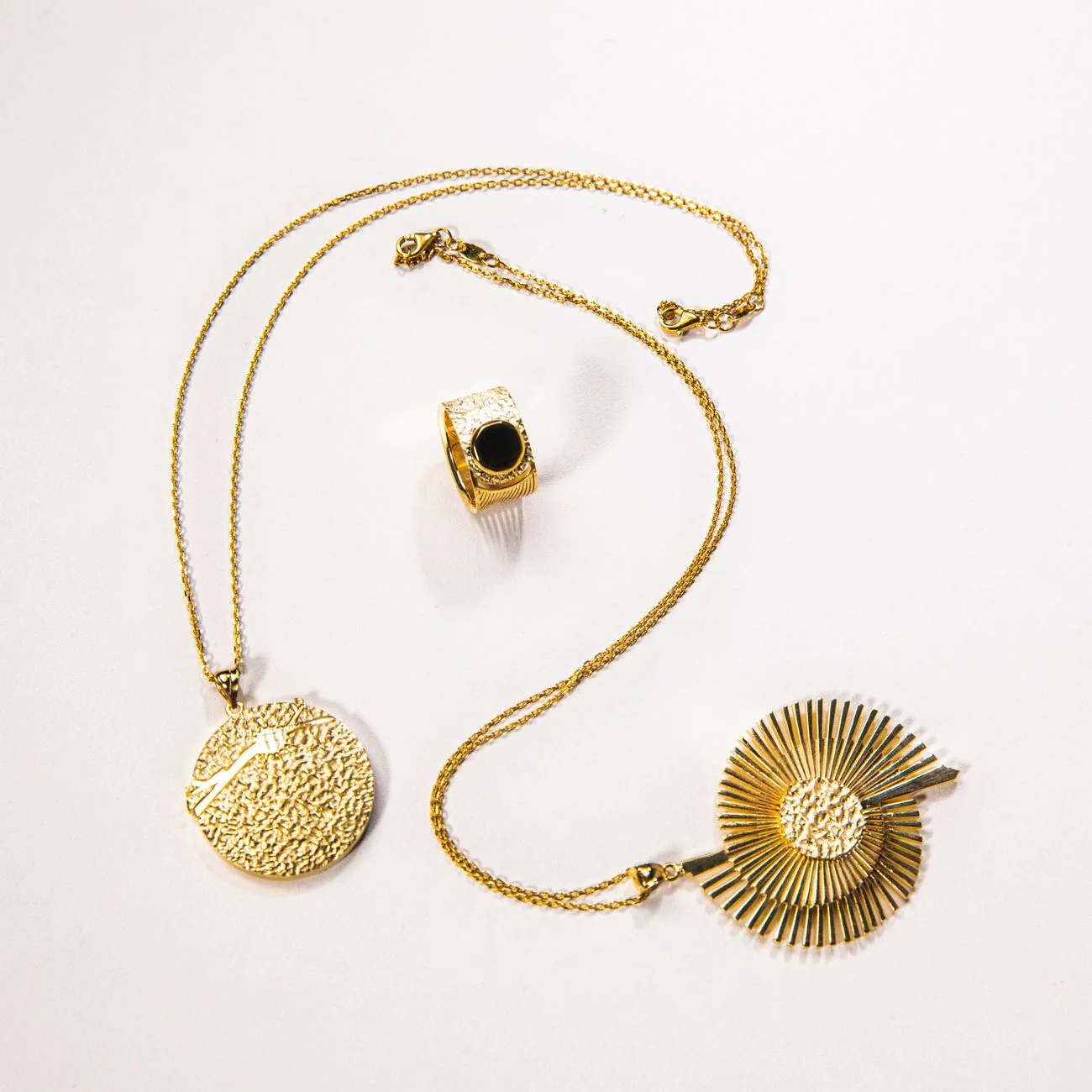 Collar cadena fina Alma — detalle
